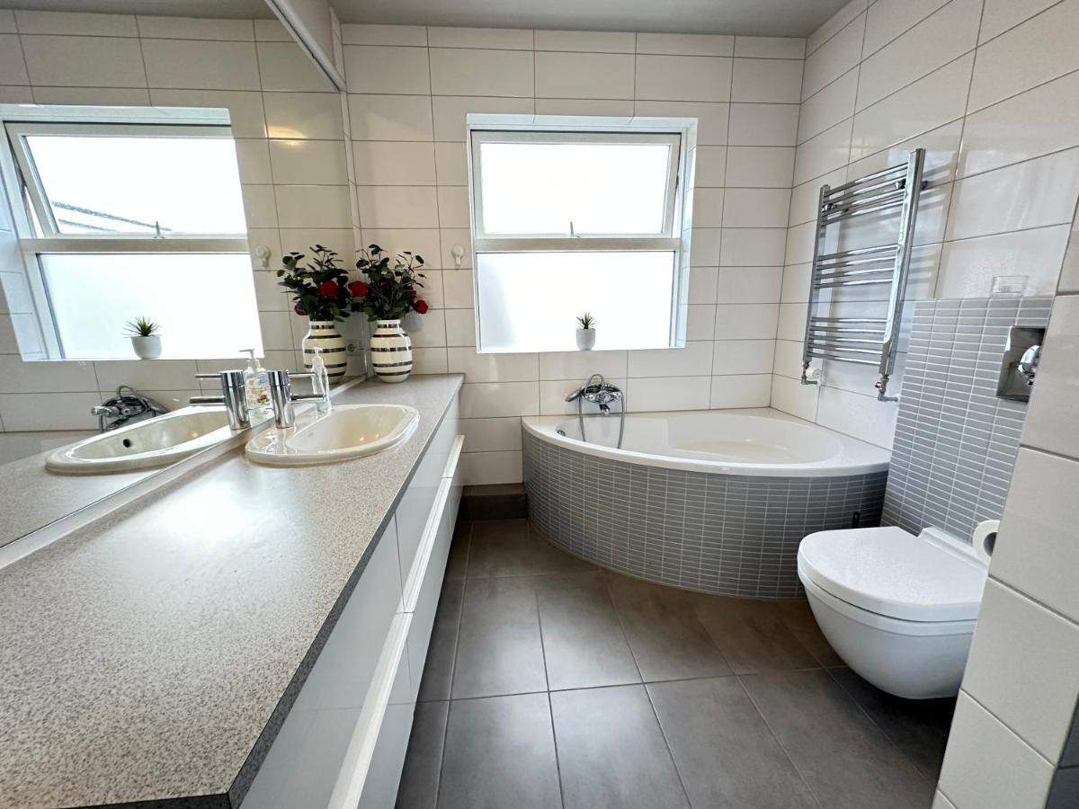 Spacious And Family Friendly Apartment In Kopavogur Reiquiavique Exterior foto